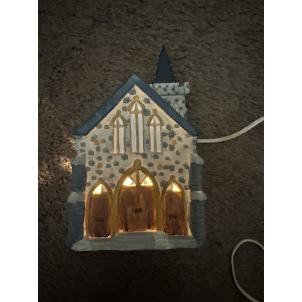 Vtg  Dickensville Porcelain Lighted Cobblestone Church w/ Steeple Rex & Lee 1990 - Picture 3 of 11